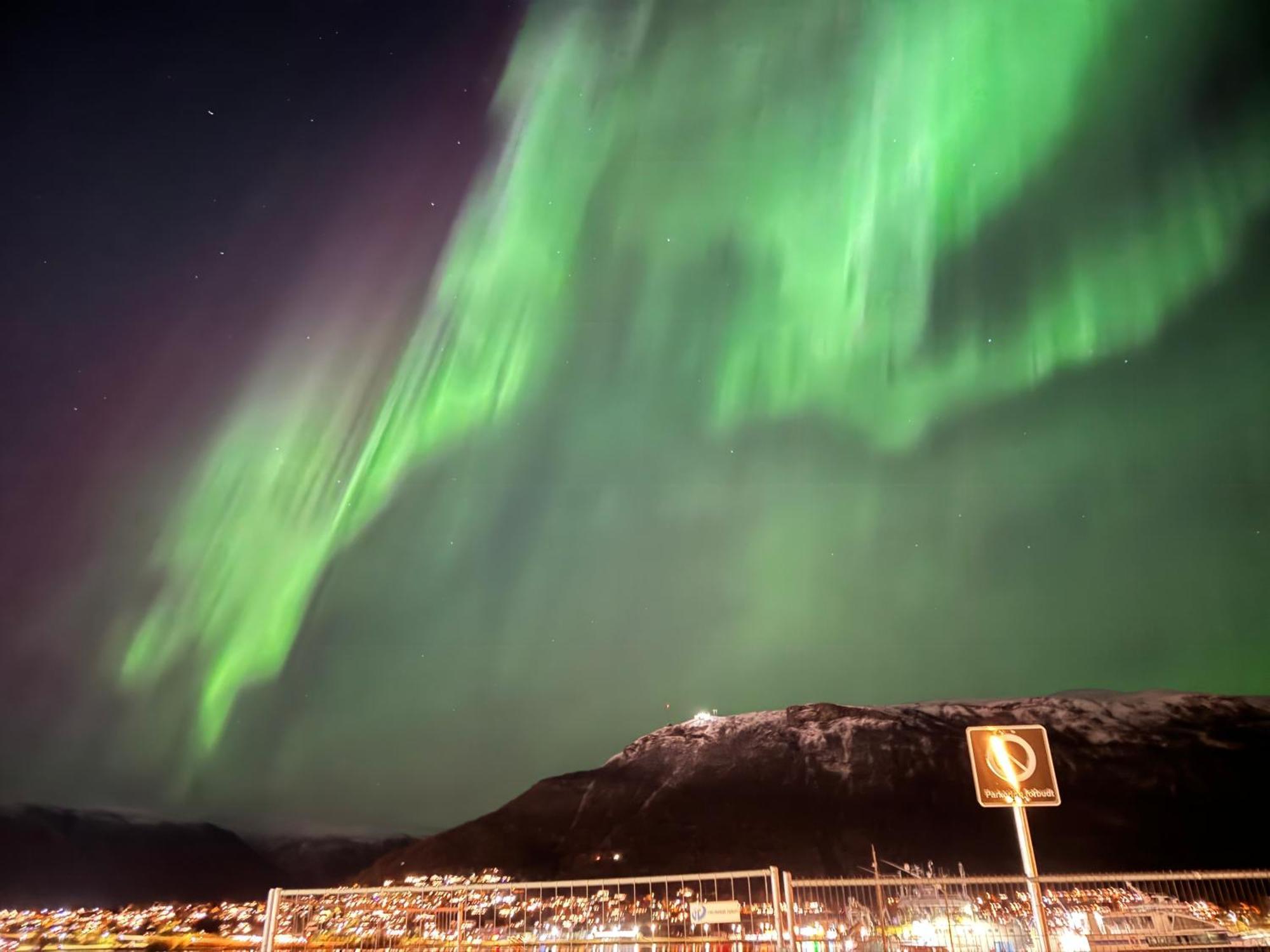 Guesthouse In Tromso Center By Dada エクステリア 写真